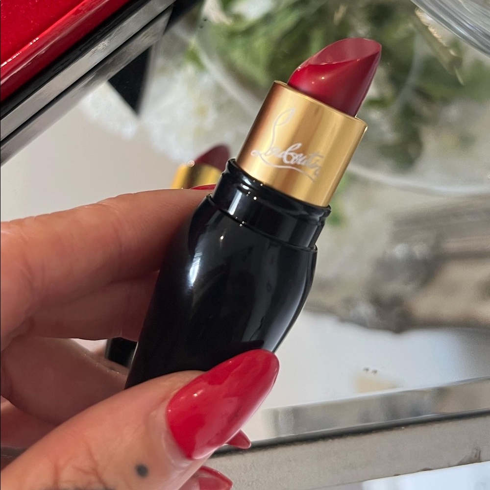 Christian Louboutin lip stick red BRAND NEW, NEVER USED - Picture 4 of 4
